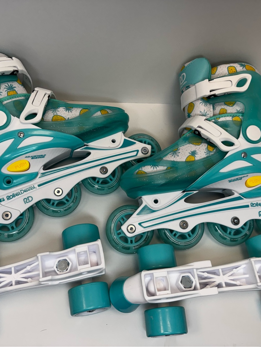 Turquoise Pineapple Inline/Quad Convertible Roller Skates sz3-6